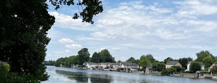 Parc du Poutyl is one of Orléans.