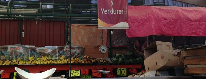 Mercado El Reloj is one of Tempat yang Disukai Victor Alejandro.