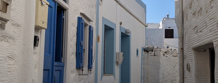 Ano Syros is one of Σύρος.