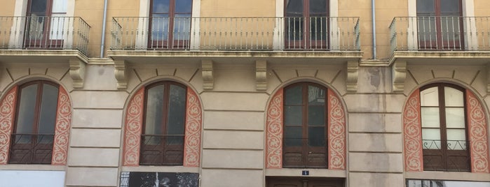 Casa natal de Salvador Dalí is one of Figueres.