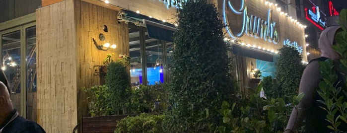 Crumbs Elysee is one of Dubai Rest & Cafe.