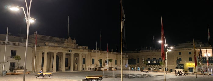 Republic Square | Misraħ ir-Repubblika is one of Lugares favoritos de Oxana.