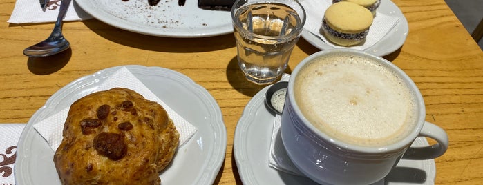 Ladobueno Patisserie & Café is one of Le Morfí.