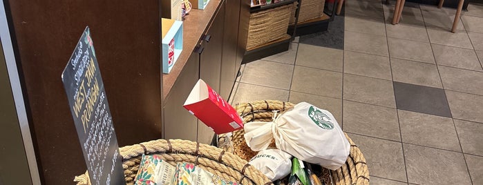 Starbucks is one of 京都府のスタバ.