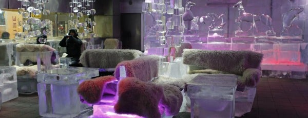 ICE Cafe is one of нужно посетить.