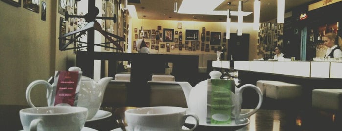 Alfredo Café is one of สถานที่ที่ Илья ถูกใจ.