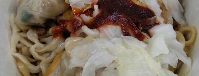 光華商場垃圾麵 is one of 食.