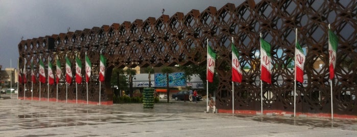 Imam Hossein Square | میدان امام حسین is one of สถานที่ที่ Hoora ถูกใจ.