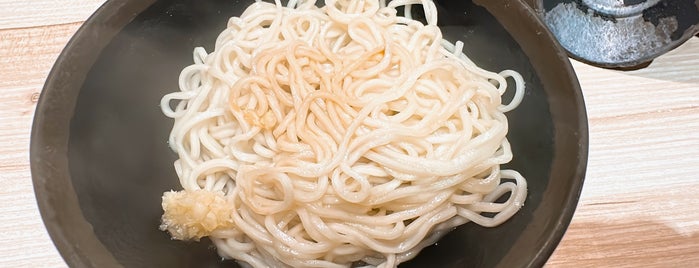那個鍋 is one of 美食.