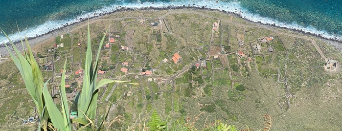 Teleférico das Achadas da Cruz is one of Ilha da madeira.