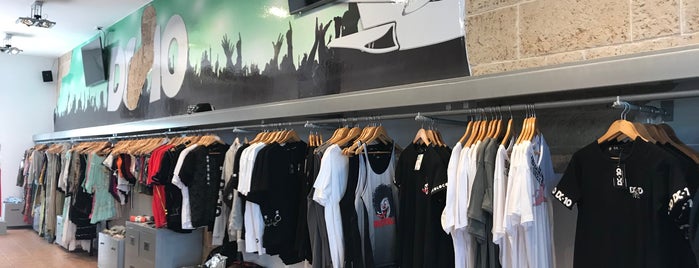 DC 10 Ibiza Official Shop is one of Ibiza.