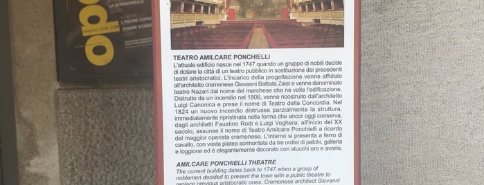 Teatro Amilcare Ponchielli is one of Lugares favoritos de Luca.