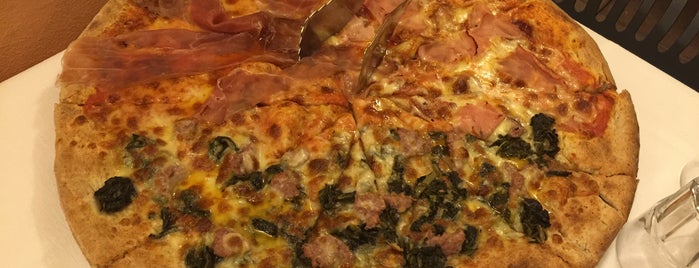 Pizzeria La Bersagliera is one of Tempat yang Disukai 🍒Lü🍒.