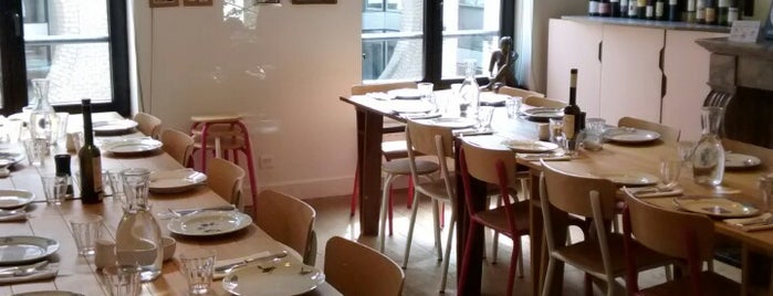 Les Filles is one of Best Restaurants of Brussels.