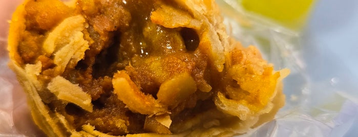 J2 Crispy Curry Puffs is one of Singapore MICHELIN Street Makan Trail.