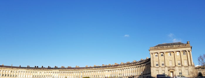 The Royal Crescent is one of สถานที่ที่ P Y ถูกใจ.