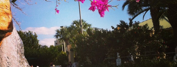 The Pool at Vacation Villages at Weston is one of Lizzie'nin Beğendiği Mekanlar.