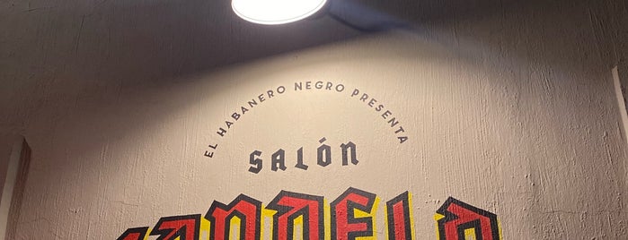 Salón Candela is one of สถานที่ที่ Karla ถูกใจ.