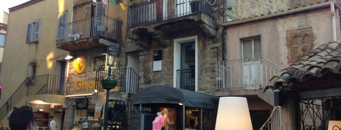 Chez Anna is one of Locais salvos de Thibaud.