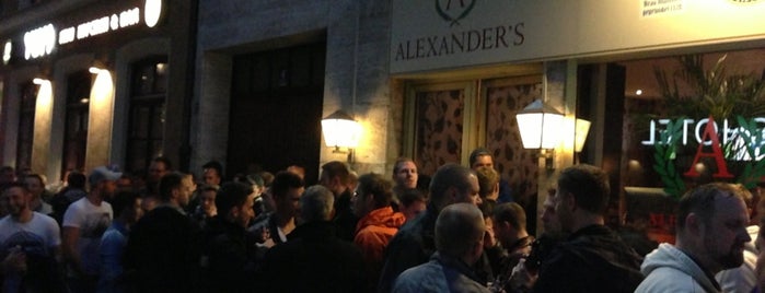 Alexander's Café is one of Lugares favoritos de Alexander.