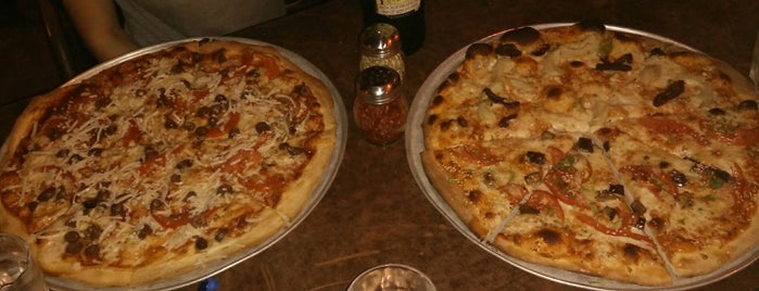 Bardak Pizza Bar is one of Locais curtidos por Tatiana.