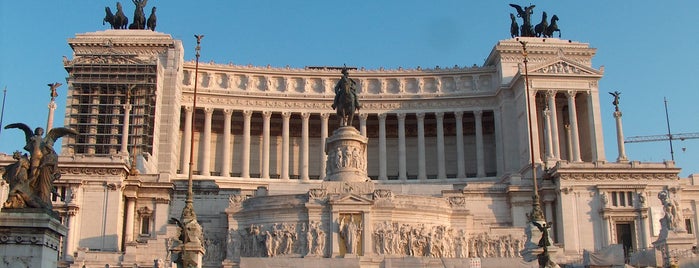 Altare della Patria is one of Roma.