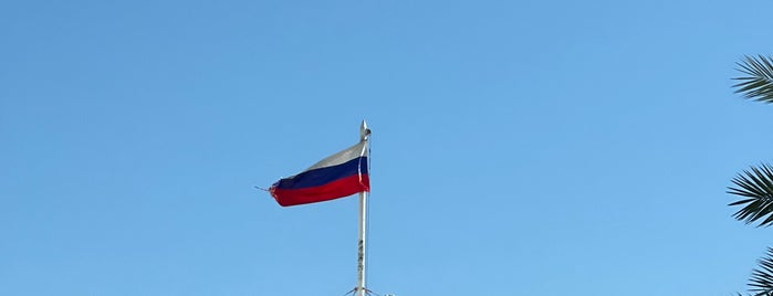 Consulate General Of Russia In Dubai is one of Бесплатный wi-fi.
