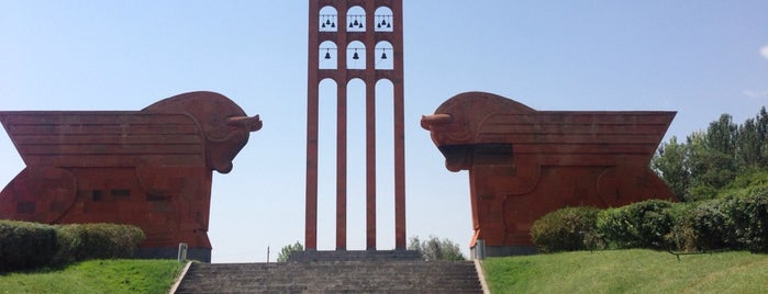 Sardarapat Memorial is one of Discover Armenia.
