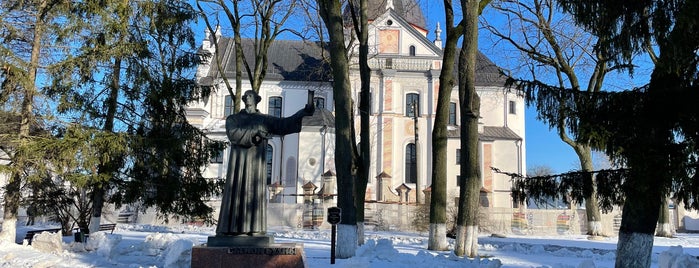 Памятник Сымону Будному is one of исправить.