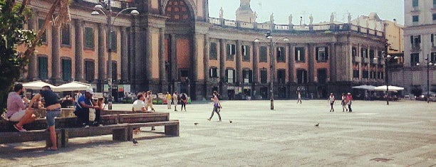 Piazza Dante is one of Honeymoon.