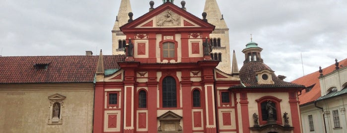 Bazilika sv. Jiří is one of สถานที่ที่ Angel ถูกใจ.