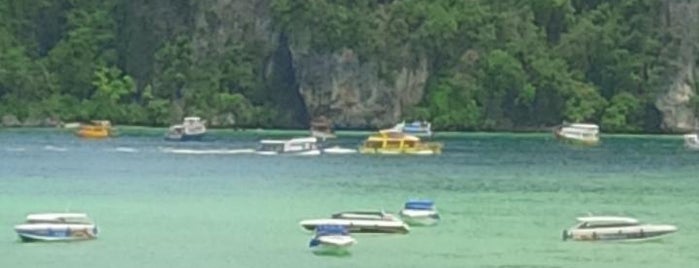 Arayaburi Resort Phi Phi Island is one of Amanda'nın Beğendiği Mekanlar.