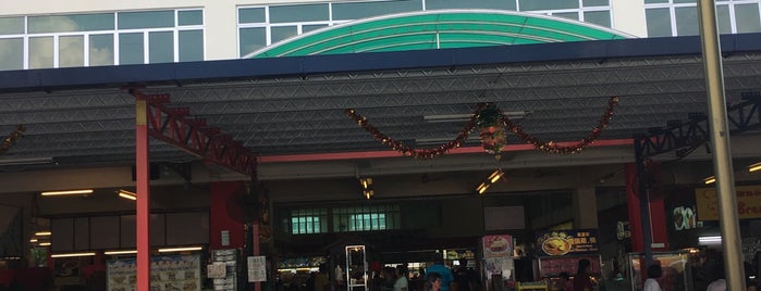 Golden Point Food Court (城中城美食坊) is one of Jalan Jalan Ipoh Eatery.