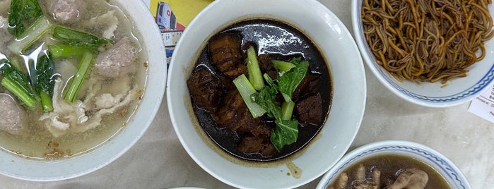 Kedai Kopi Melanian 金沙园生肉面 is one of Dinner 💙.