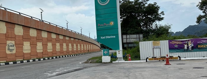 Petronas Medan Gopeng is one of Fuel/Gas Station,MY #11.