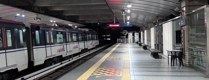 RapidKL Plaza Rakyat (ST4) LRT Station is one of Kuala lampur.