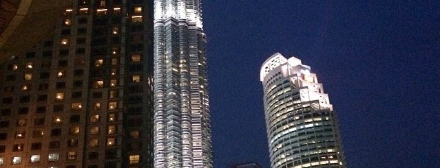 Kuala Lumpur Convention Centre (KLCC) is one of Lugares favoritos de Erin.