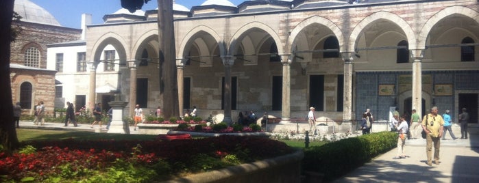 Palais de Topkapı is one of Istanbul: A week in the Pearl of Bosphorus.