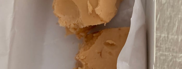Country Kettle Fudge is one of shore places.