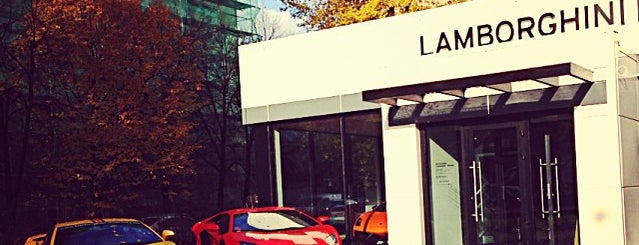 Lamborghini Moscow is one of สถานที่ที่บันทึกไว้ของ Антон.