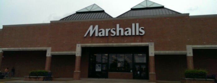 Marshalls is one of Tempat yang Disukai Aaron.