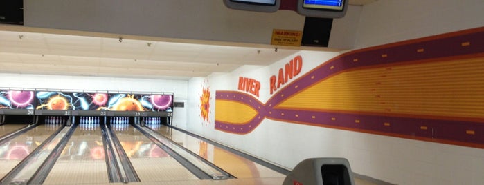 River Rand Bowl is one of Williamさんのお気に入りスポット.