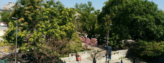 İstanbul Devlet Opera ve Balesi Müdürlüğü is one of สถานที่ที่ Defne ถูกใจ.