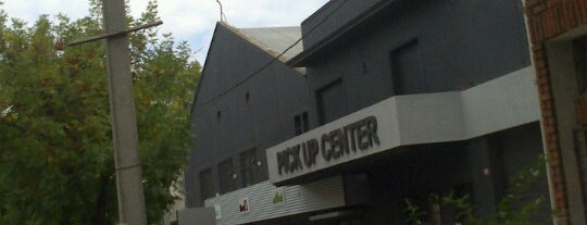 woOw PickUp Center is one of สถานที่ที่ Paola ถูกใจ.
