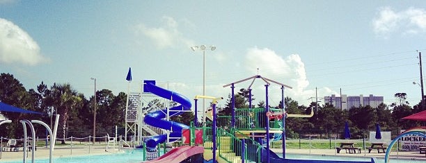 Frank Brown Aquatic Center is one of Jose'nin Beğendiği Mekanlar.