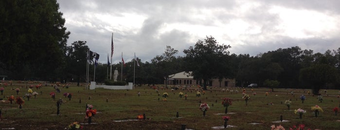 Serenity Gardens is one of Lieux qui ont plu à B David.