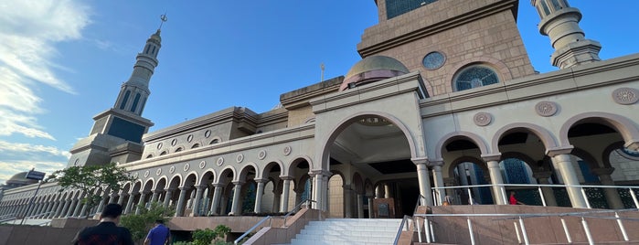Masjid Islamic Centre is one of Visit Samarinda.