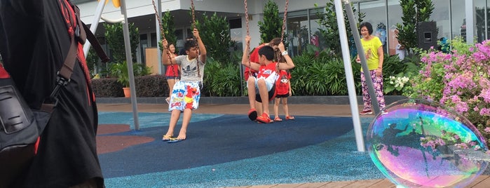 Playground @ Lexis Hibiscus is one of Tempat yang Disukai Jeremy.