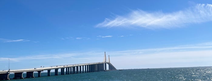 Sunshine Skyway Fishing Pier is one of Locais curtidos por Tim.