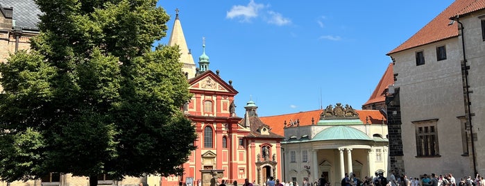 Lobkowiczký palác is one of Lugares favoritos de Carl.